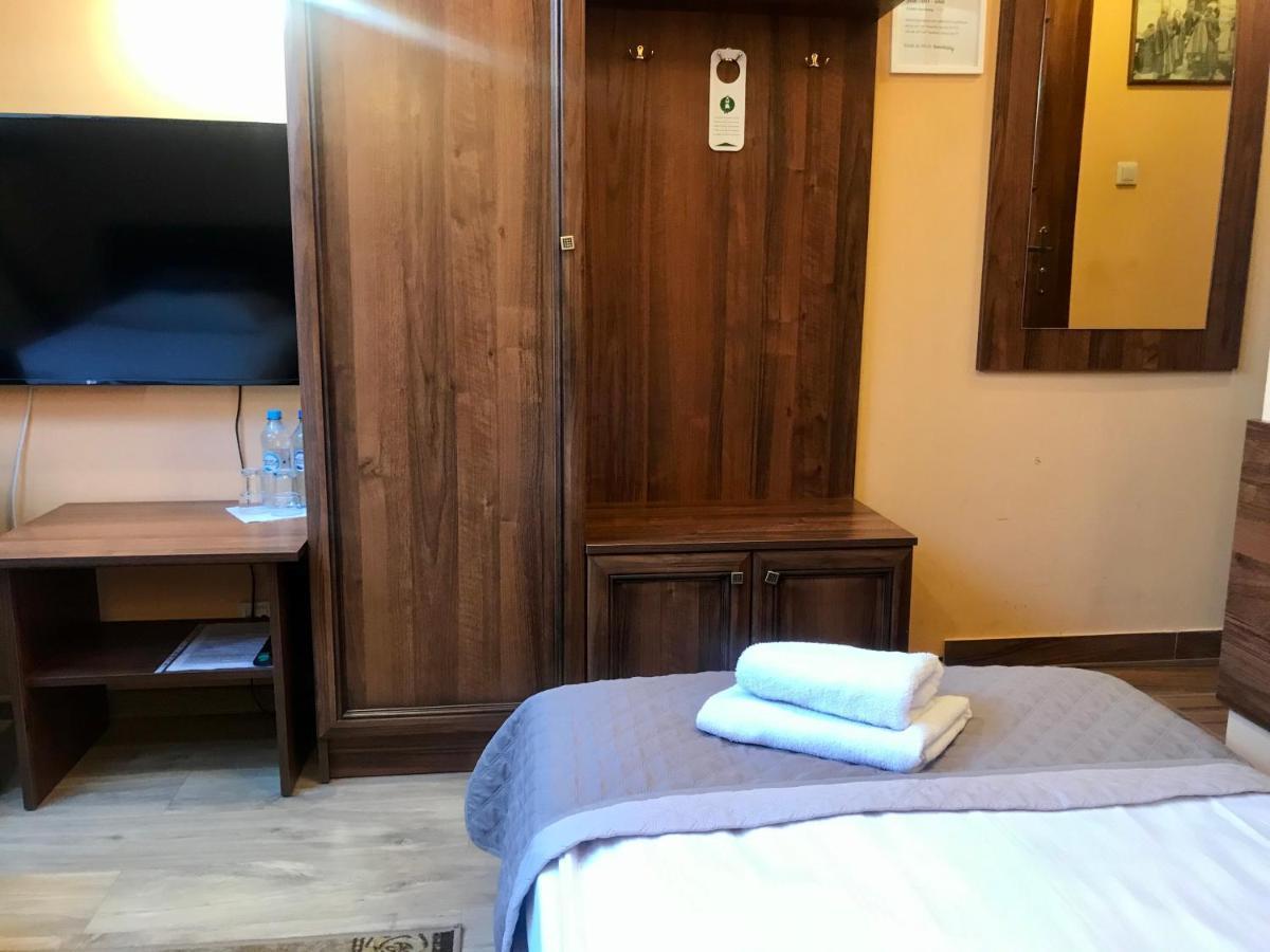 Hotelik Polonia Lowicz Bagian luar foto