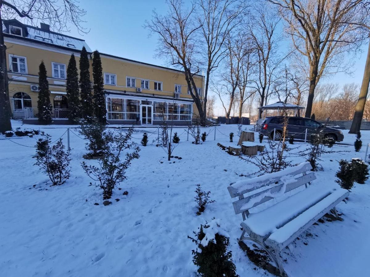 Hotelik Polonia Lowicz Bagian luar foto