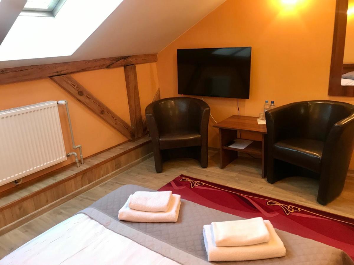 Hotelik Polonia Lowicz Bagian luar foto