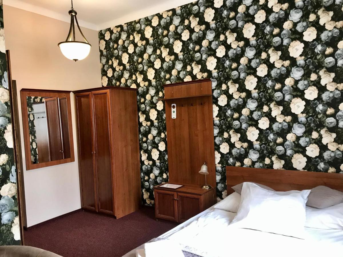Hotelik Polonia Lowicz Bagian luar foto